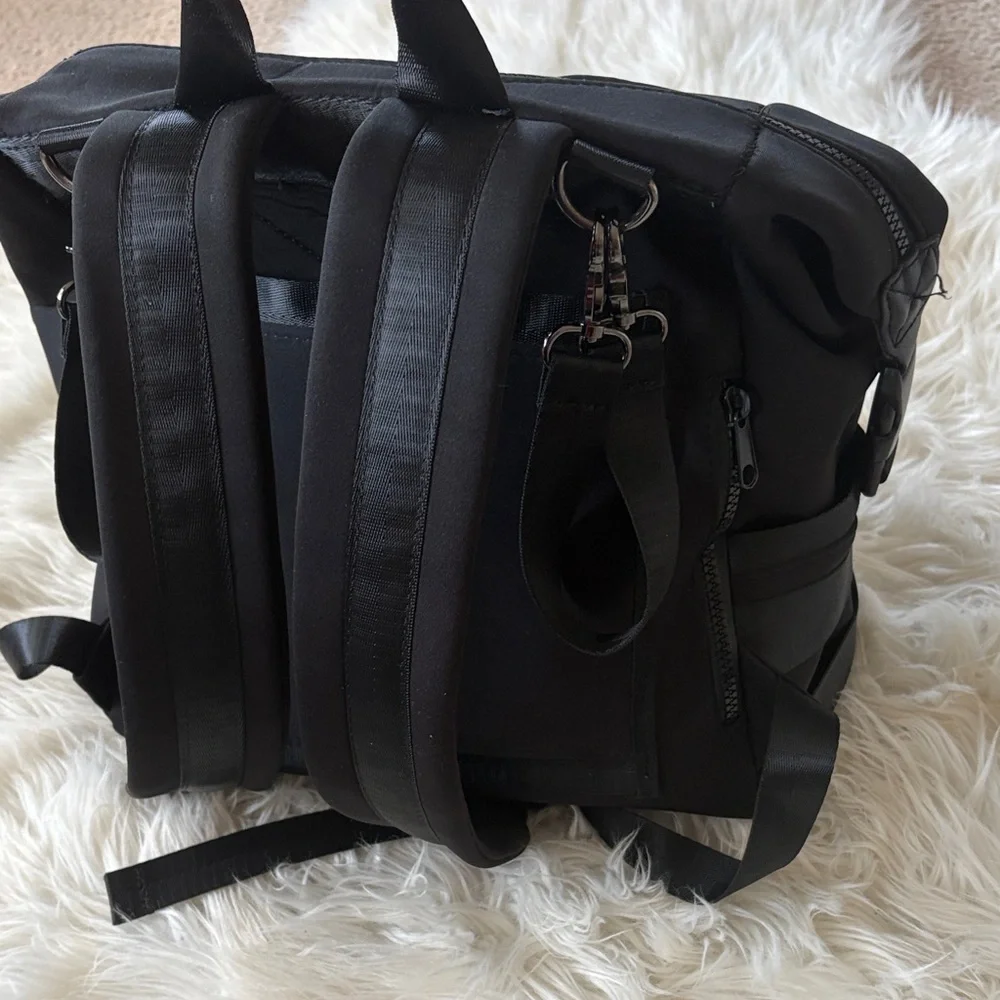 The best diaper bag! Neoprene black! Like new